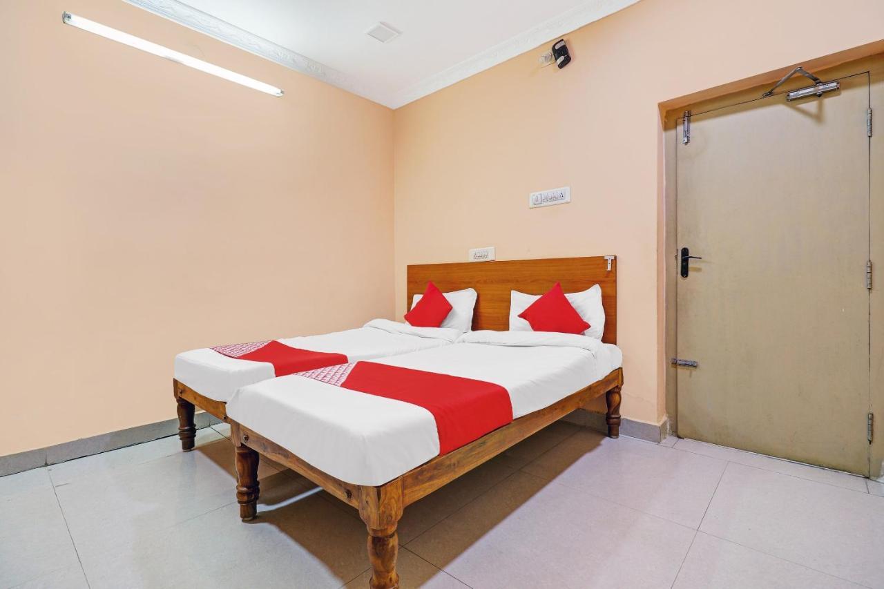Oyo 81409 Hotel Sivajothi Thoothukudi Extérieur photo