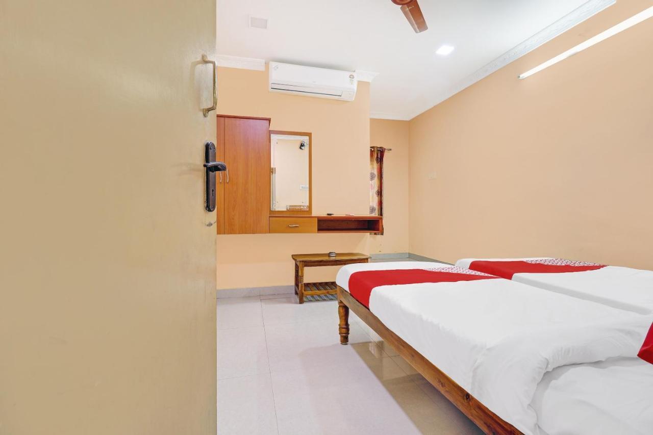 Oyo 81409 Hotel Sivajothi Thoothukudi Extérieur photo